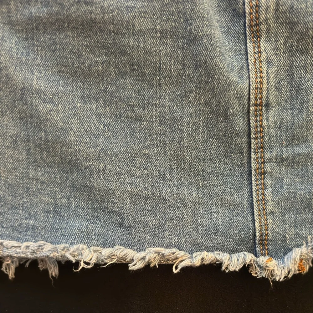 Forever 21 Frayed Hem Blue Denim Mini Skirt - Picture 5 of 8
